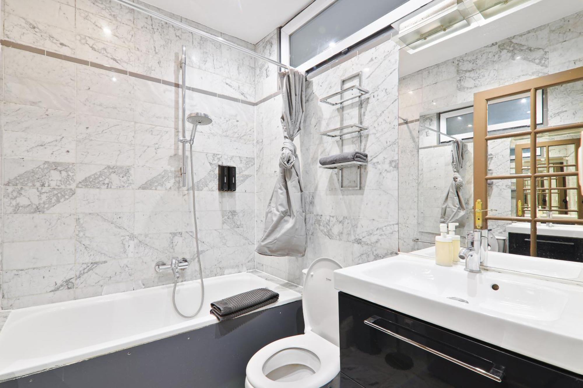 Appartement Quartier Champs-elysees Free Netflix Parijs